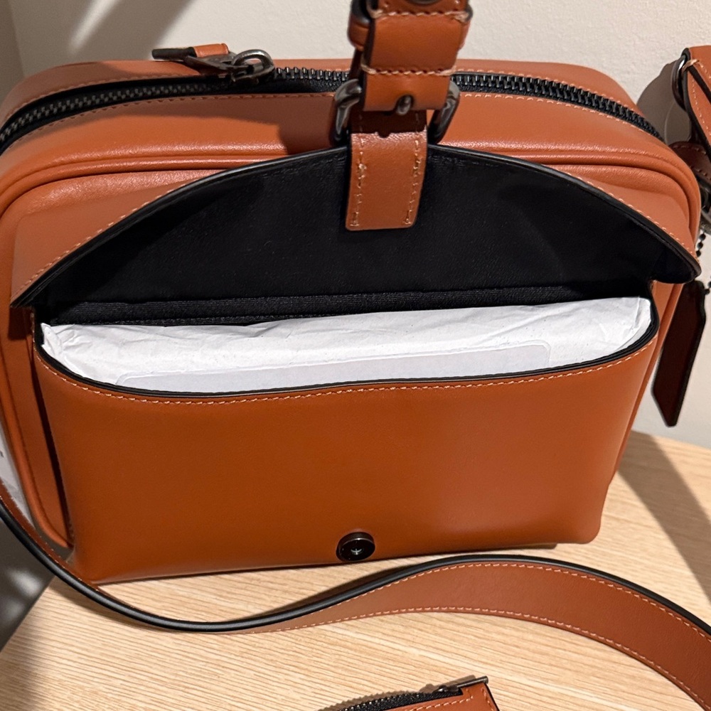NWT Authentic .Coach crossbody bag Brown Leather Belt Bag QB/Tan color 🤩 - Picture 4 of 8
